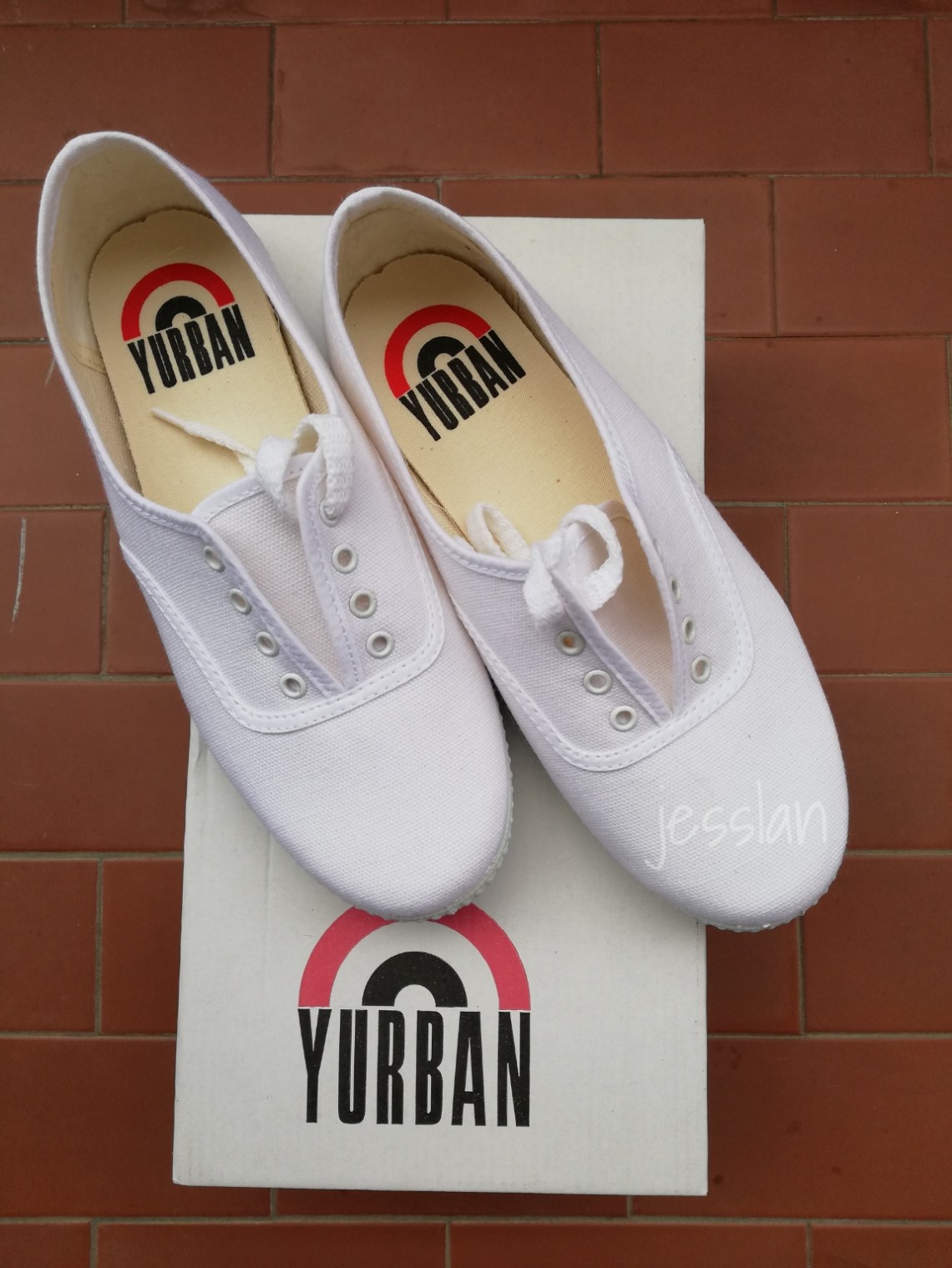 scarpe yurban personalizzate con patch (1)