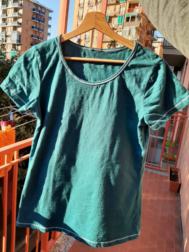 Maglietta tinta con coloreria italiana